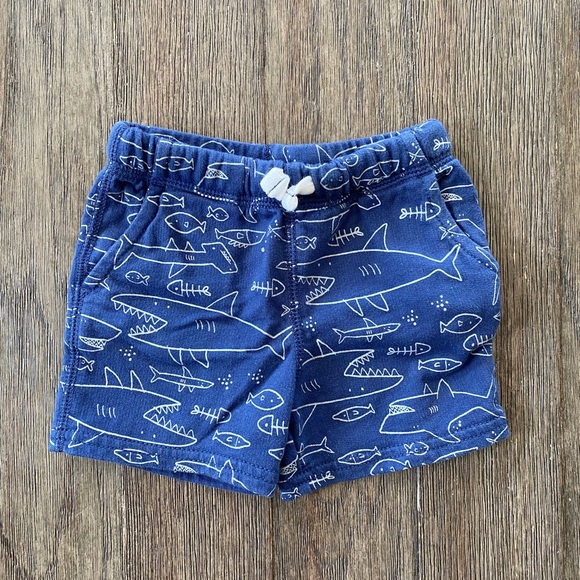 4/$20 Carter’s baby boy shorts 6 month - Picture 1 of 5
